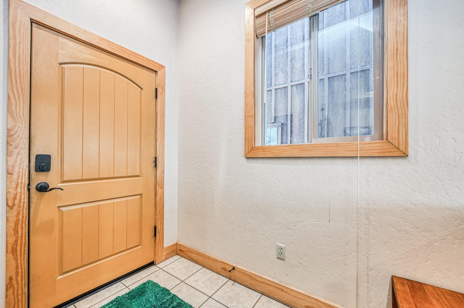 40862 Village Pass Ln, Shaver Lake, CA 93664