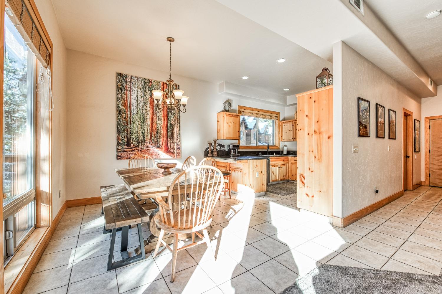 40862 Village Pass Ln, Shaver Lake, CA 93664