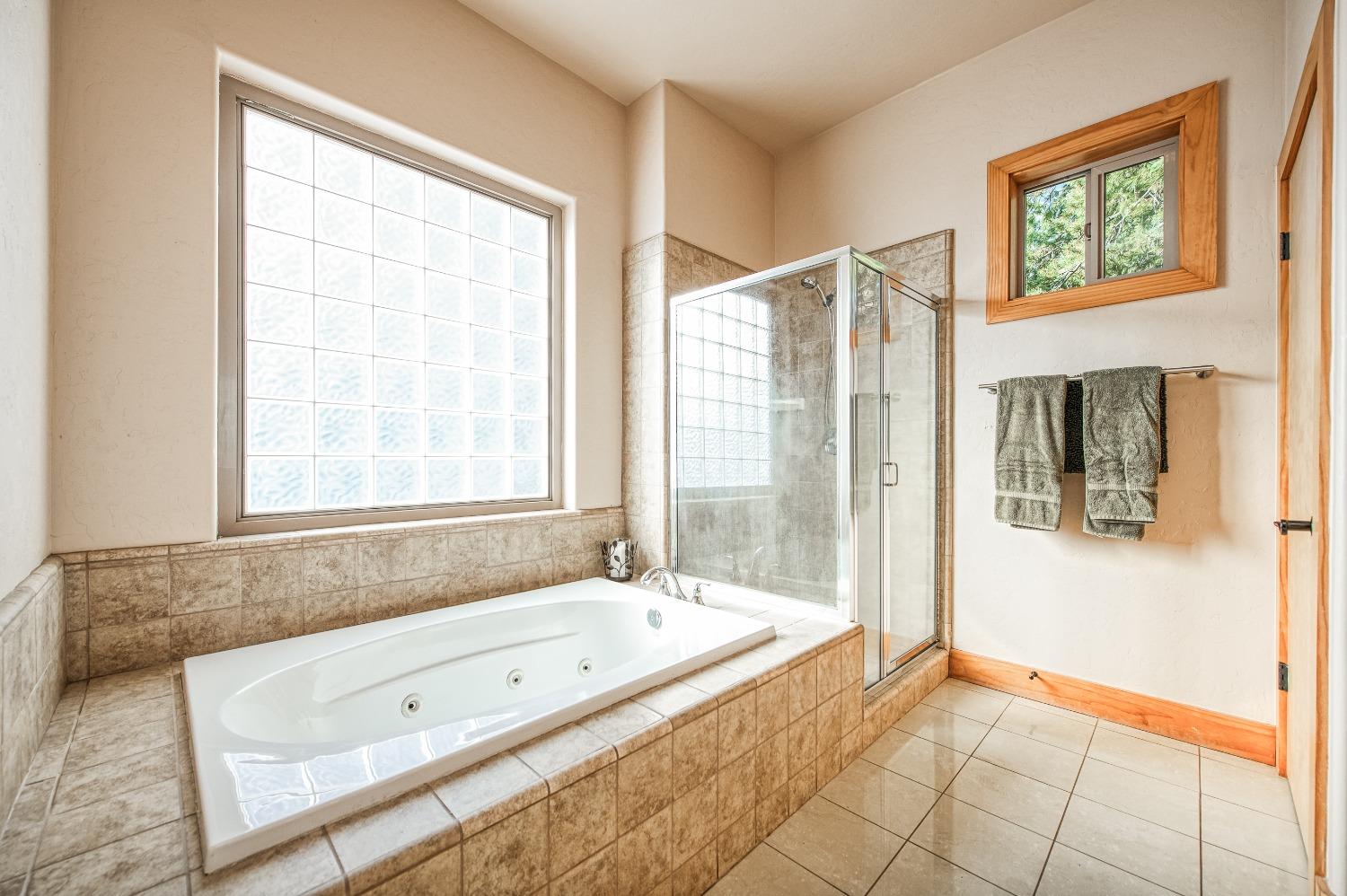 40862 Village Pass Ln, Shaver Lake, CA 93664