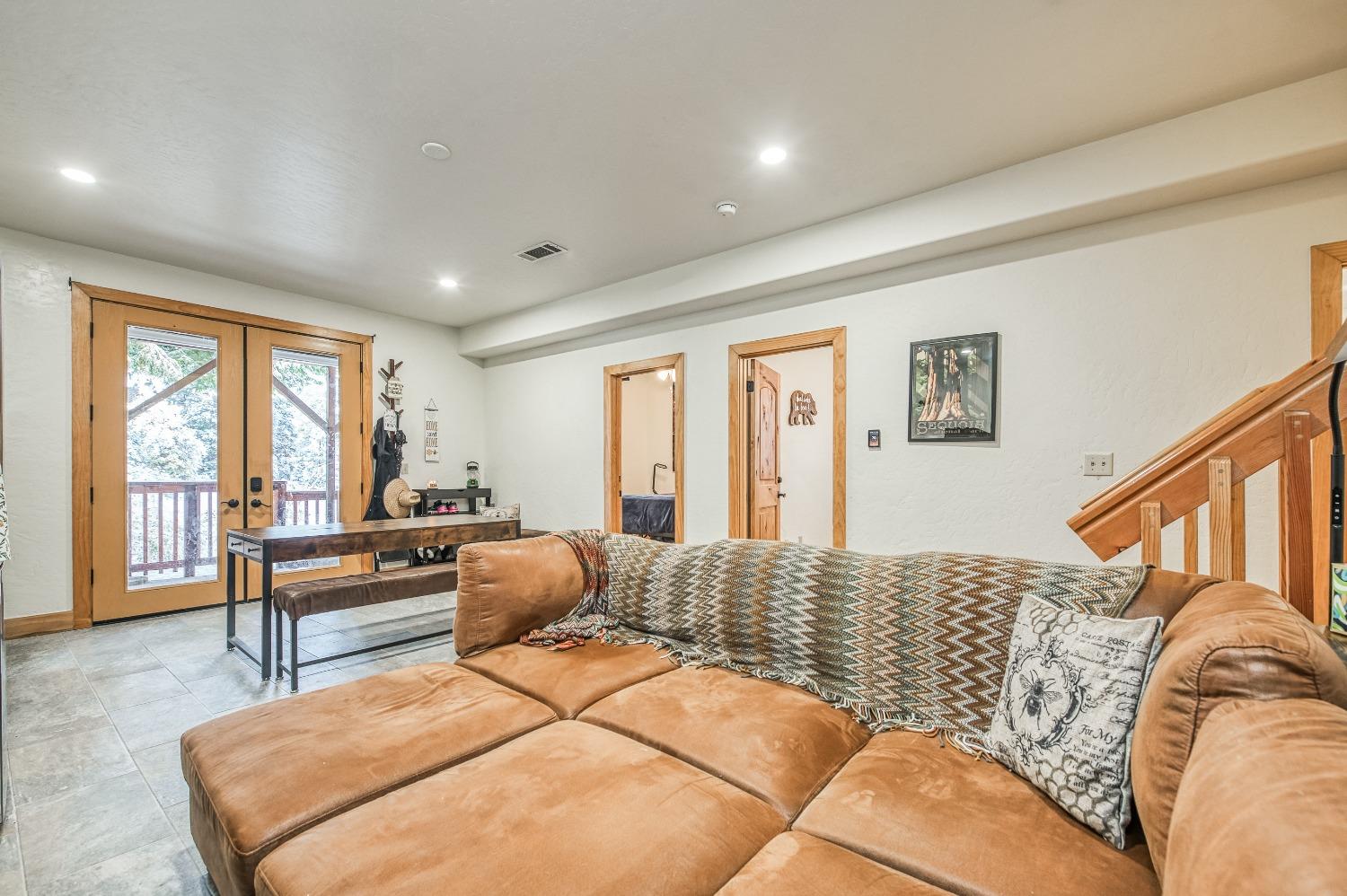 40862 Village Pass Ln, Shaver Lake, CA 93664