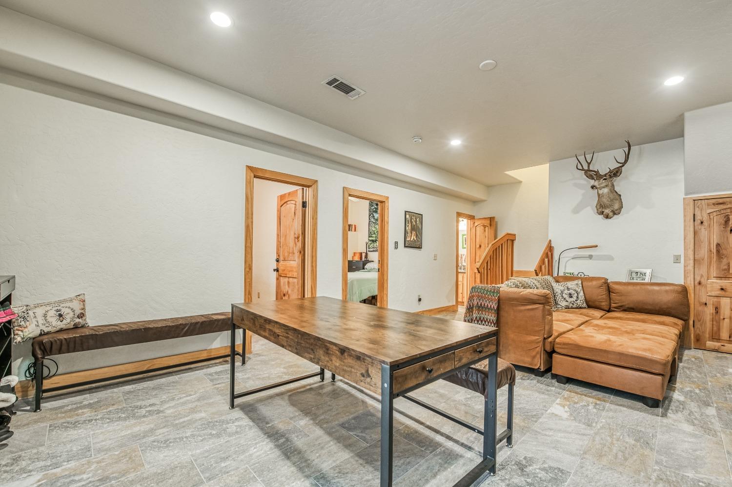 40862 Village Pass Ln, Shaver Lake, CA 93664