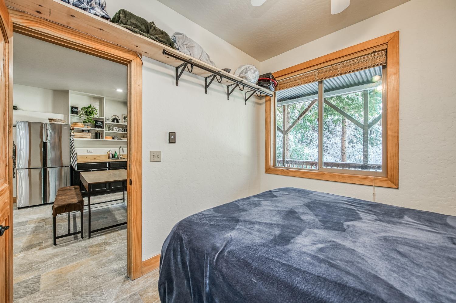 40862 Village Pass Ln, Shaver Lake, CA 93664