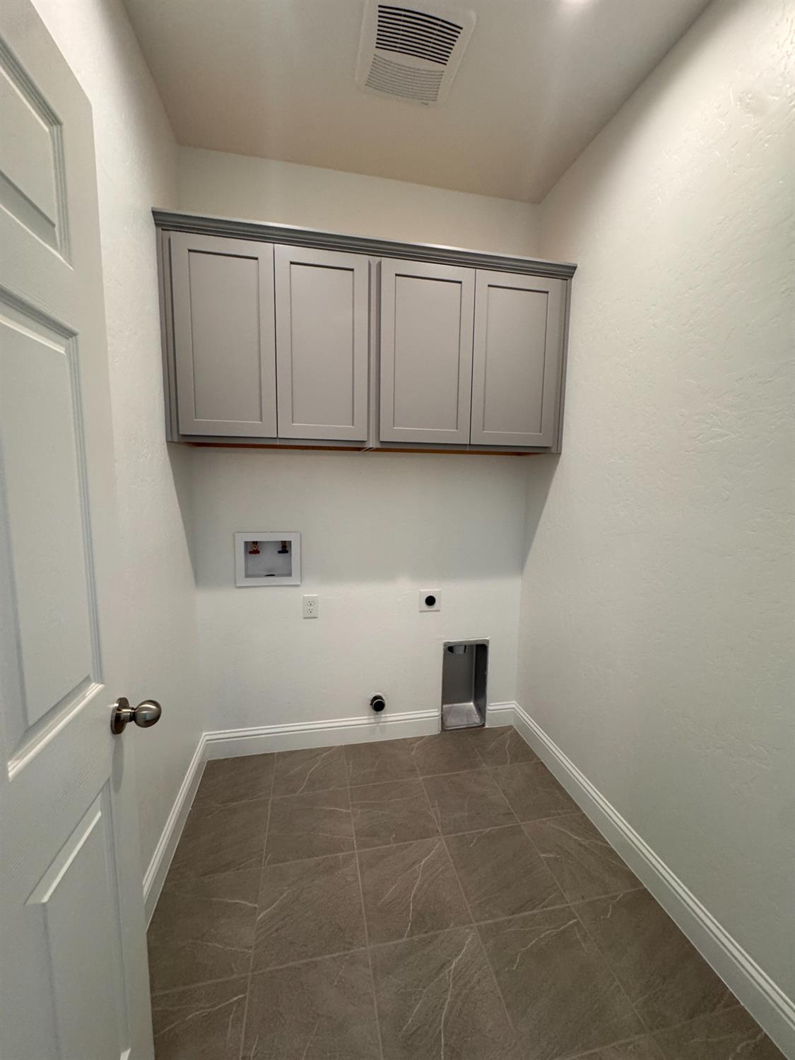 412 W Escalon, Clovis, CA 93612