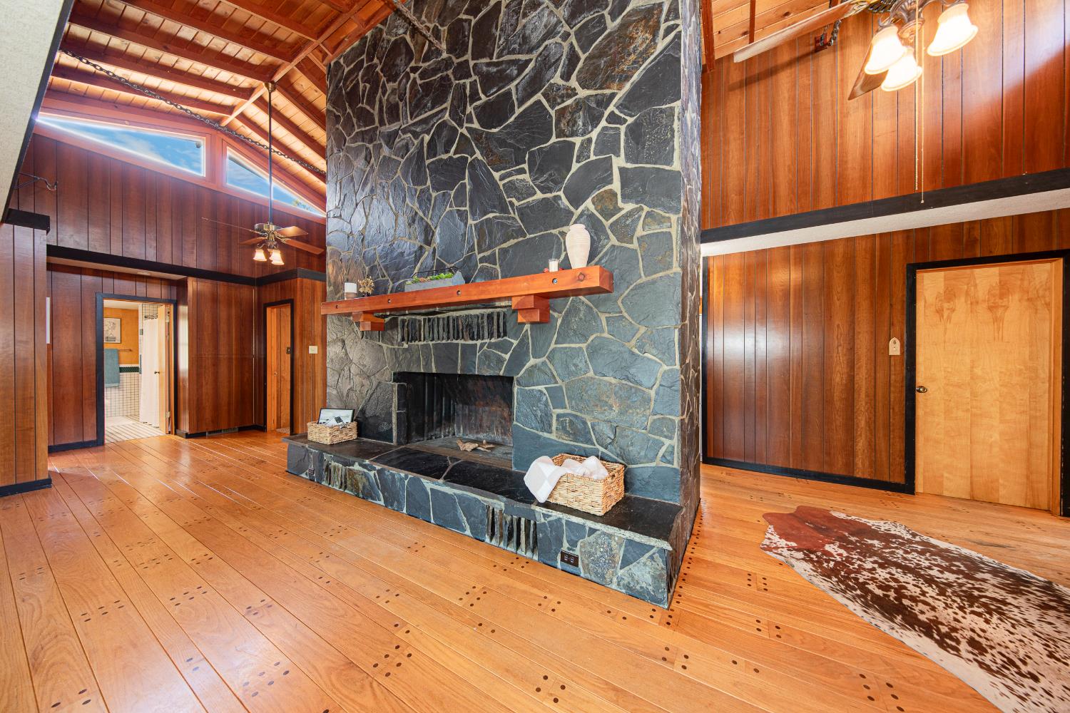 4482 HIRSCH, Mariposa, CA 95338