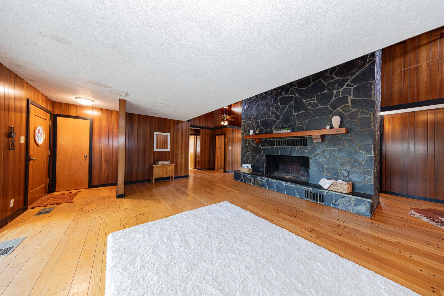 4482 HIRSCH, Mariposa, CA 95338