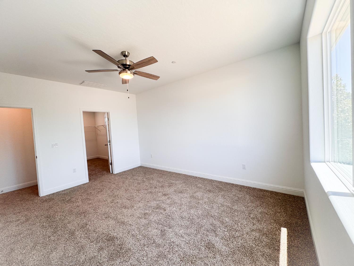 454 W Windsor, Clovis, CA 93612