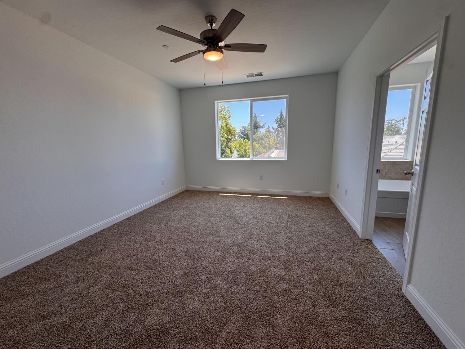 454 W Windsor, Clovis, CA 93612