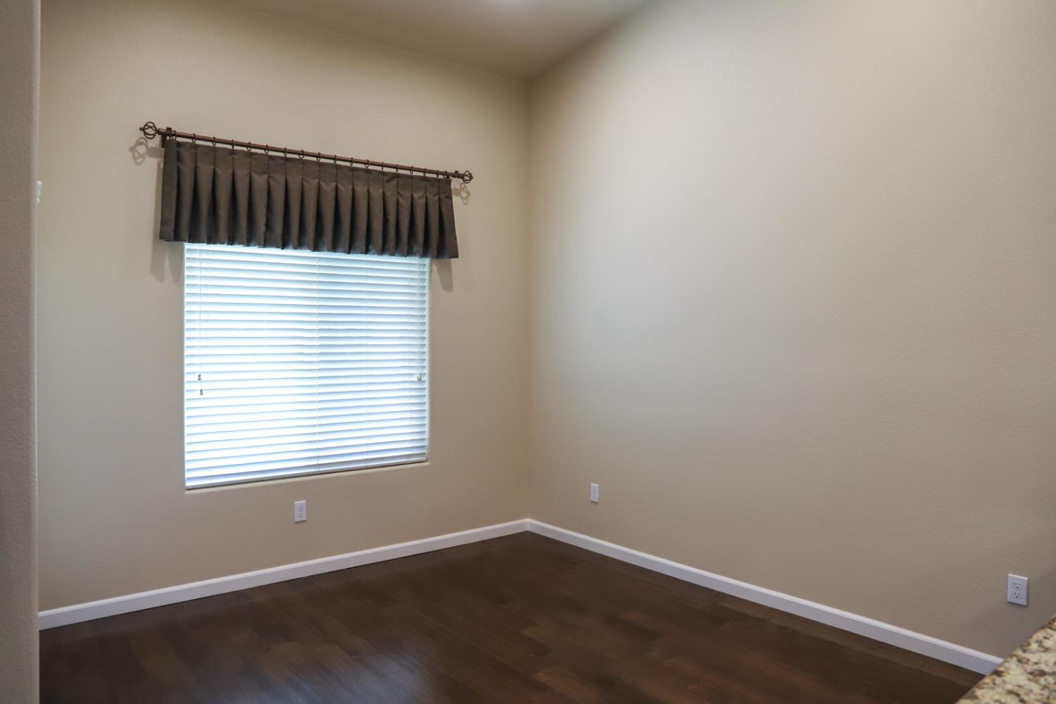 2981 Sierra Madre Ave, Clovis, CA 93611