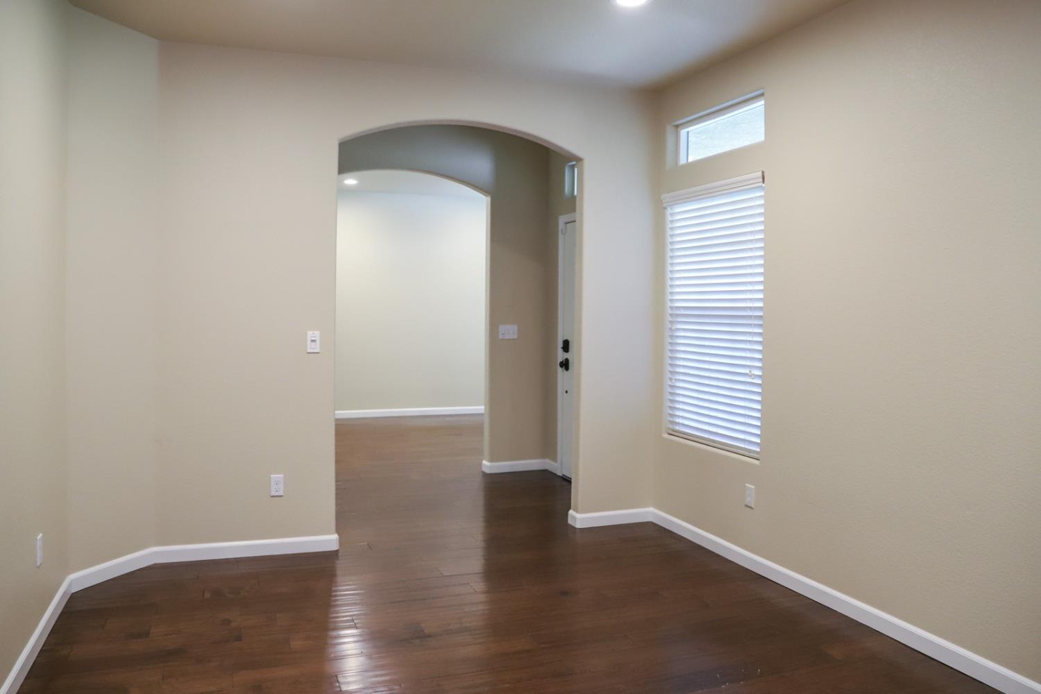 2981 Sierra Madre Ave, Clovis, CA 93611