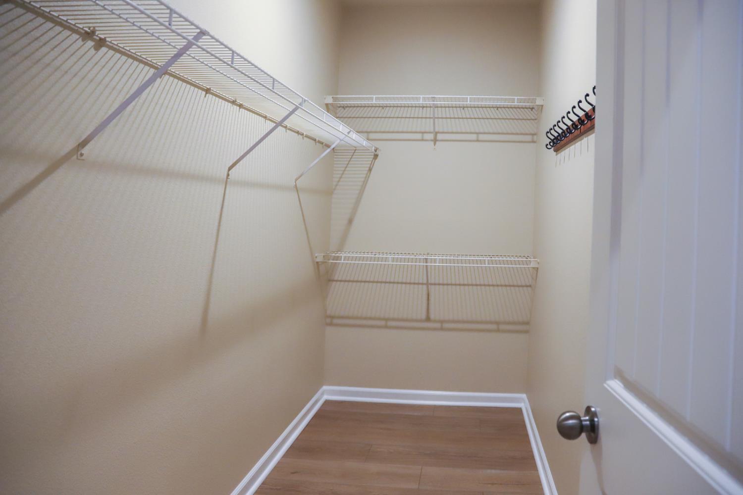 2981 Sierra Madre Ave, Clovis, CA 93611