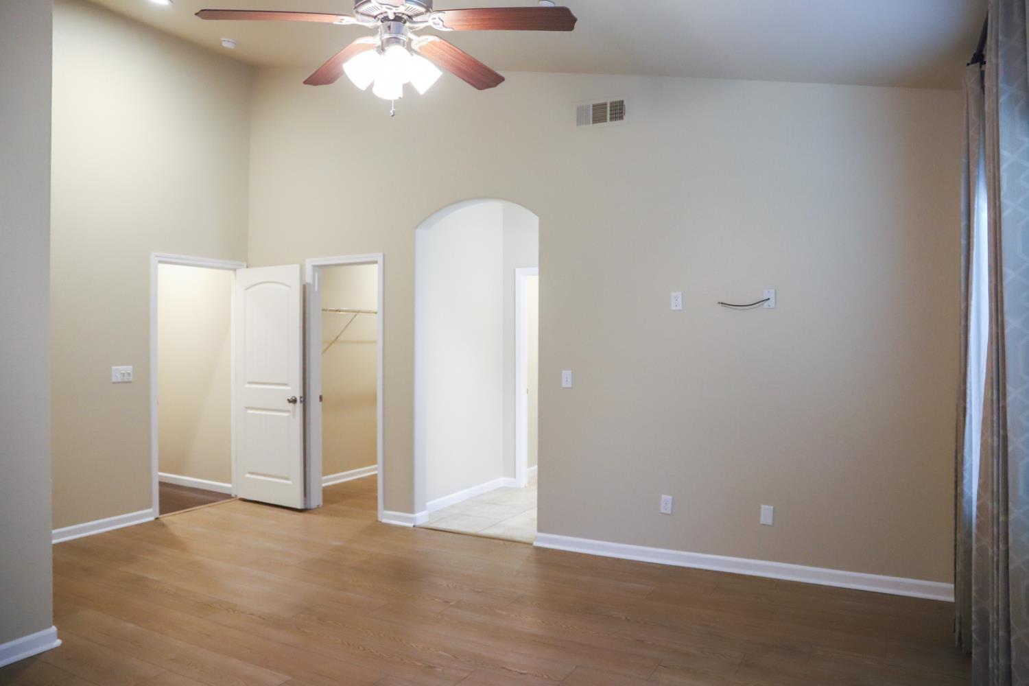 2981 Sierra Madre Ave, Clovis, CA 93611