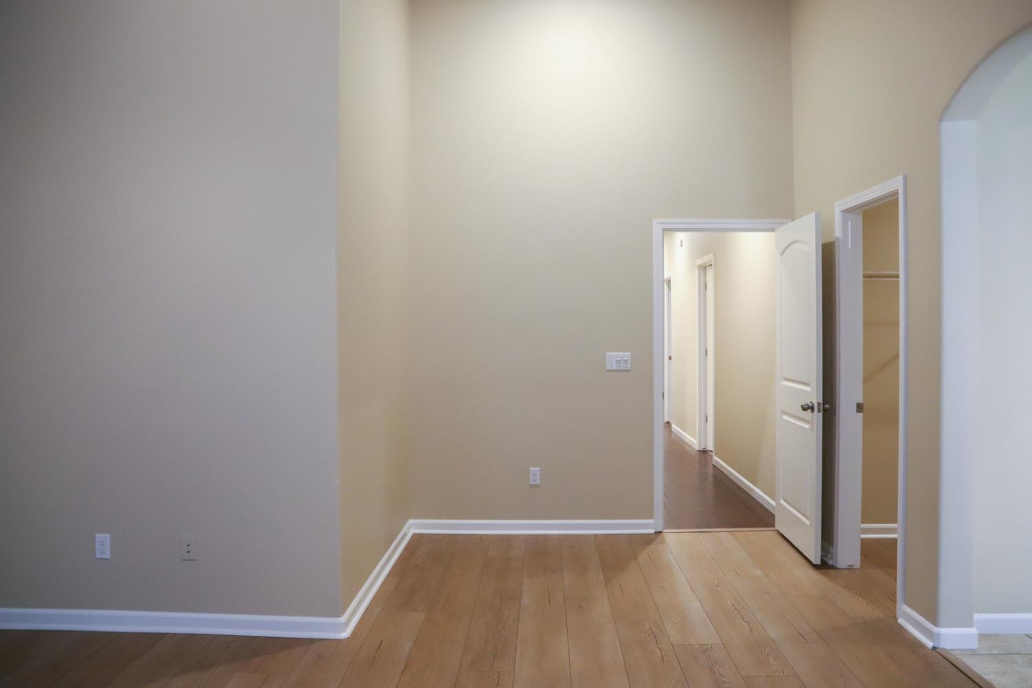 2981 Sierra Madre Ave, Clovis, CA 93611