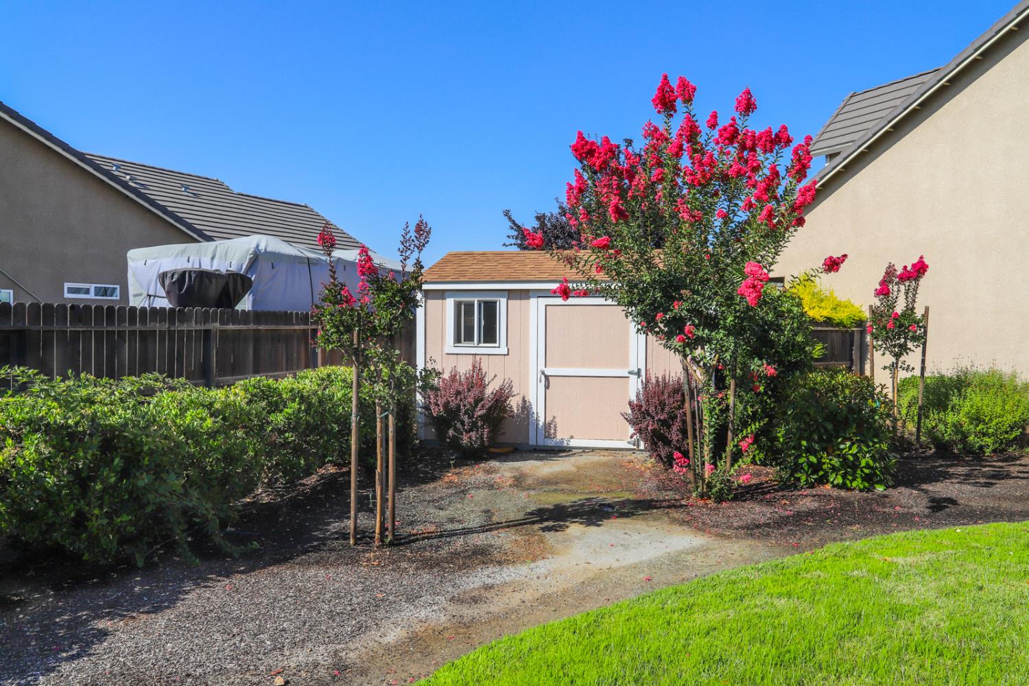 2981 Sierra Madre Ave, Clovis, CA 93611