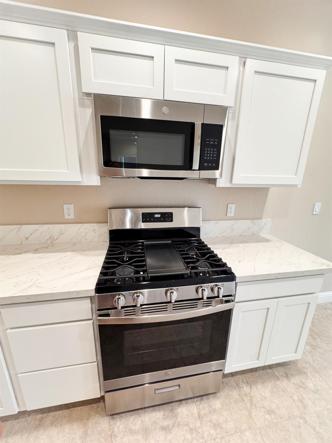 467 W Gibson, Clovis, CA 93612