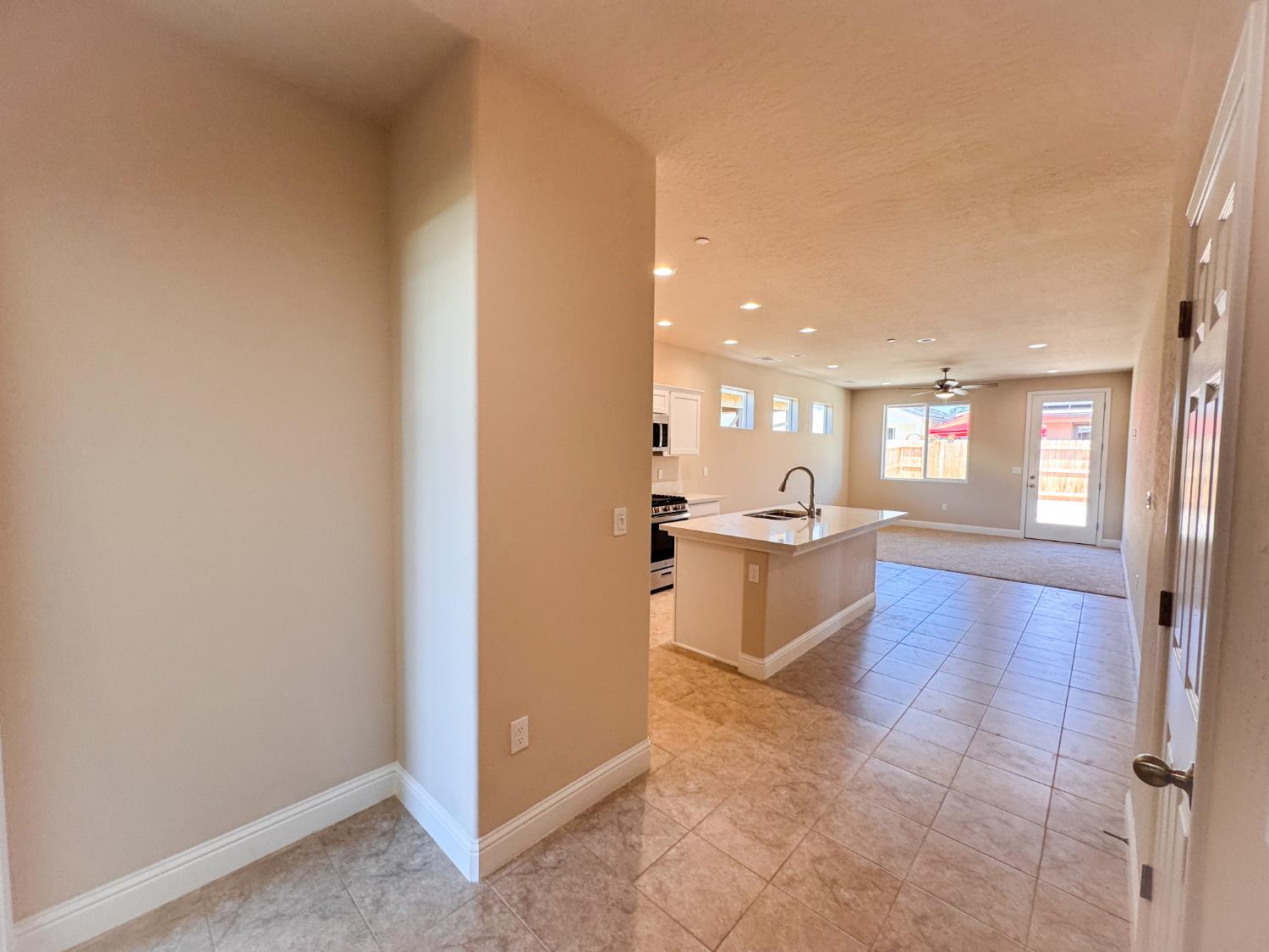 467 W Gibson, Clovis, CA 93612