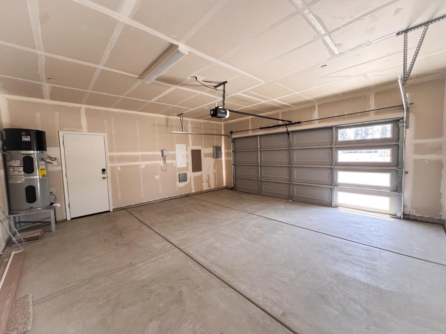 467 W Gibson, Clovis, CA 93612