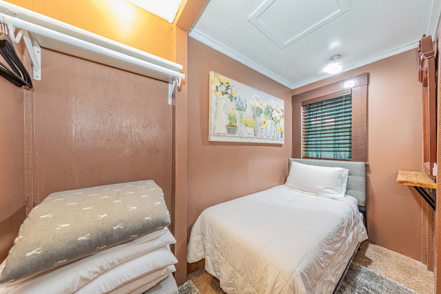 49988 Locust Rd, Oakhurst, CA 93644