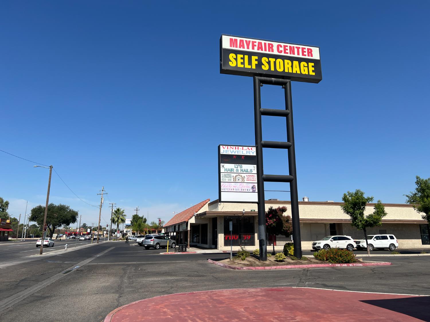 3141 E Mckinley Ave, Fresno, CA 93703