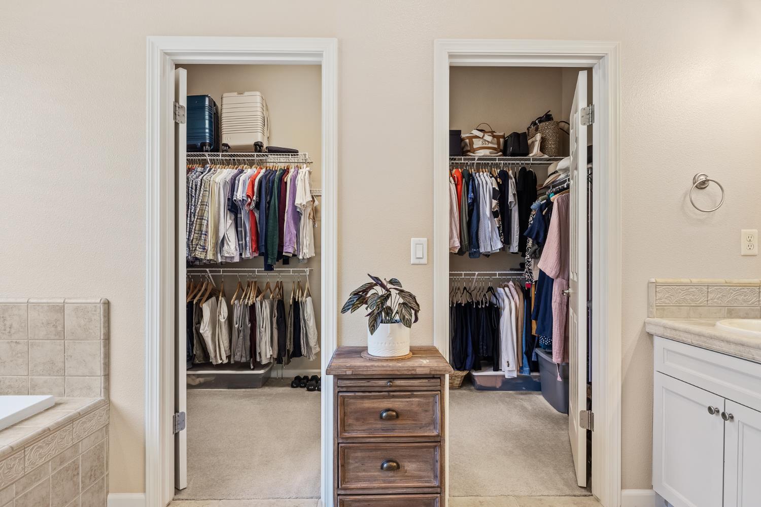 10911 E Swift Ave, Clovis, CA 93619