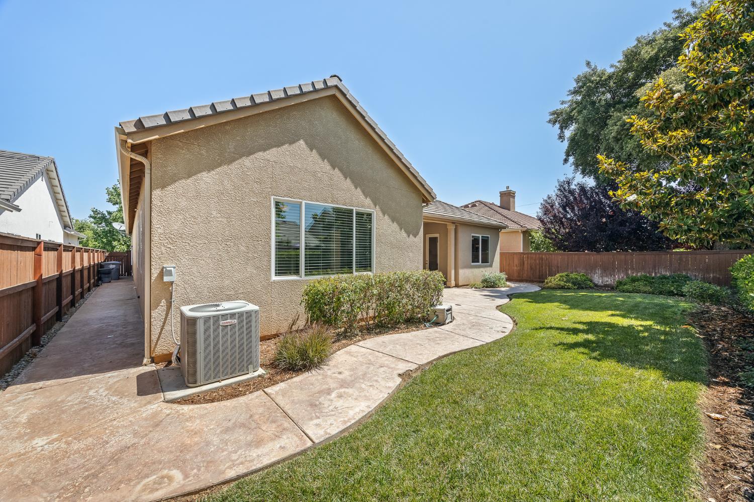 10911 E Swift Ave, Clovis, CA 93619