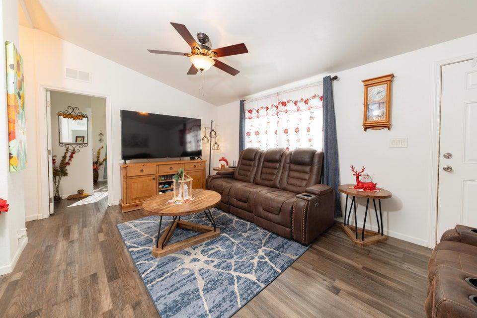 2400 W Midvalley Ave #R6, Visalia, CA 93277