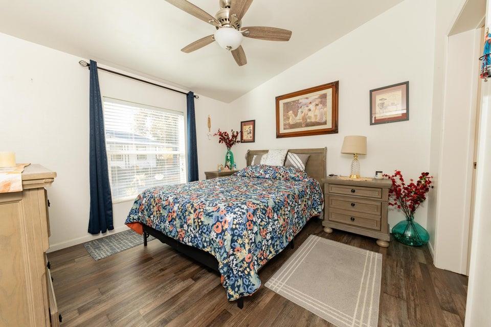 2400 W Midvalley Ave #R6, Visalia, CA 93277