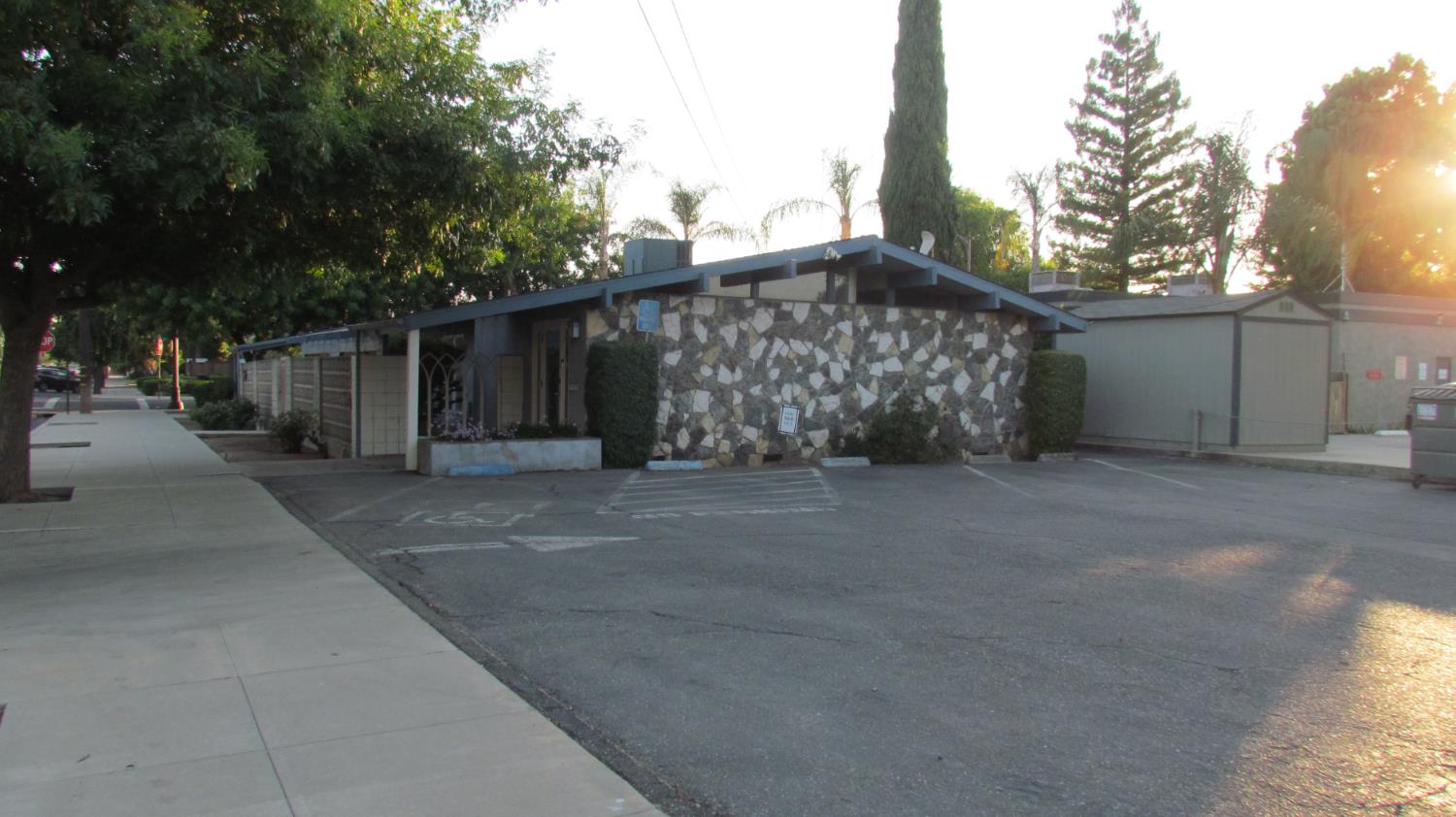 756 G St, Reedley, CA 93654