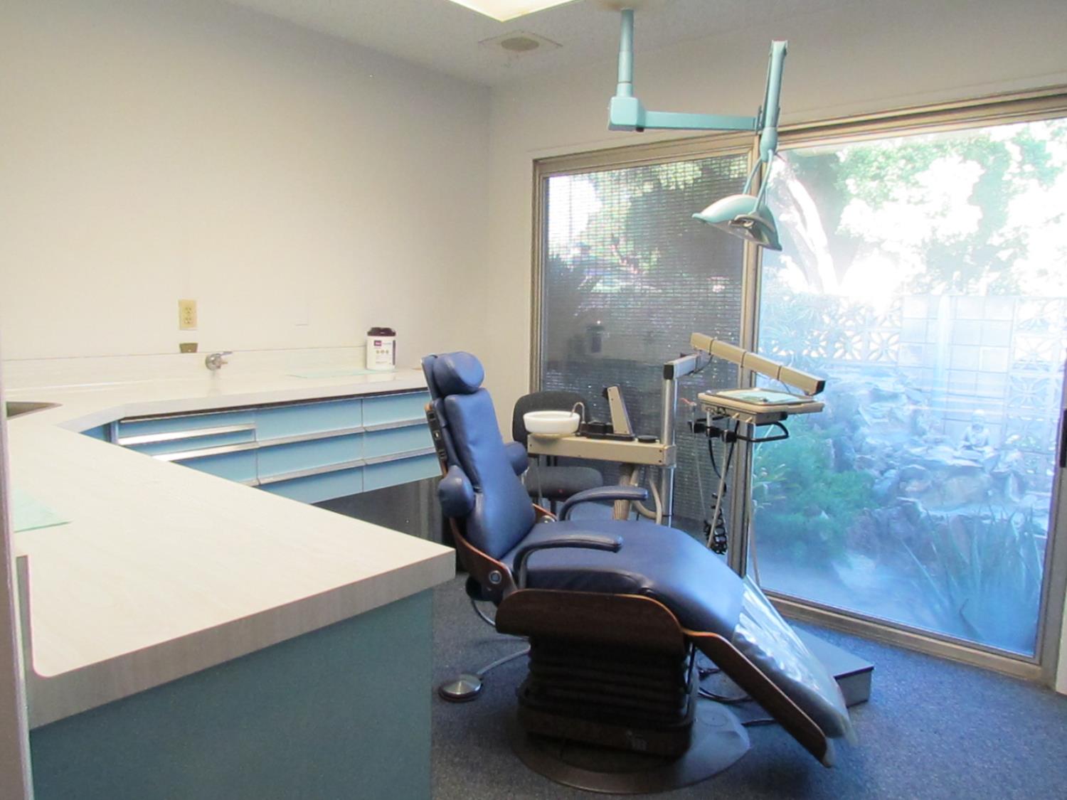 756 G St, Reedley, CA 93654