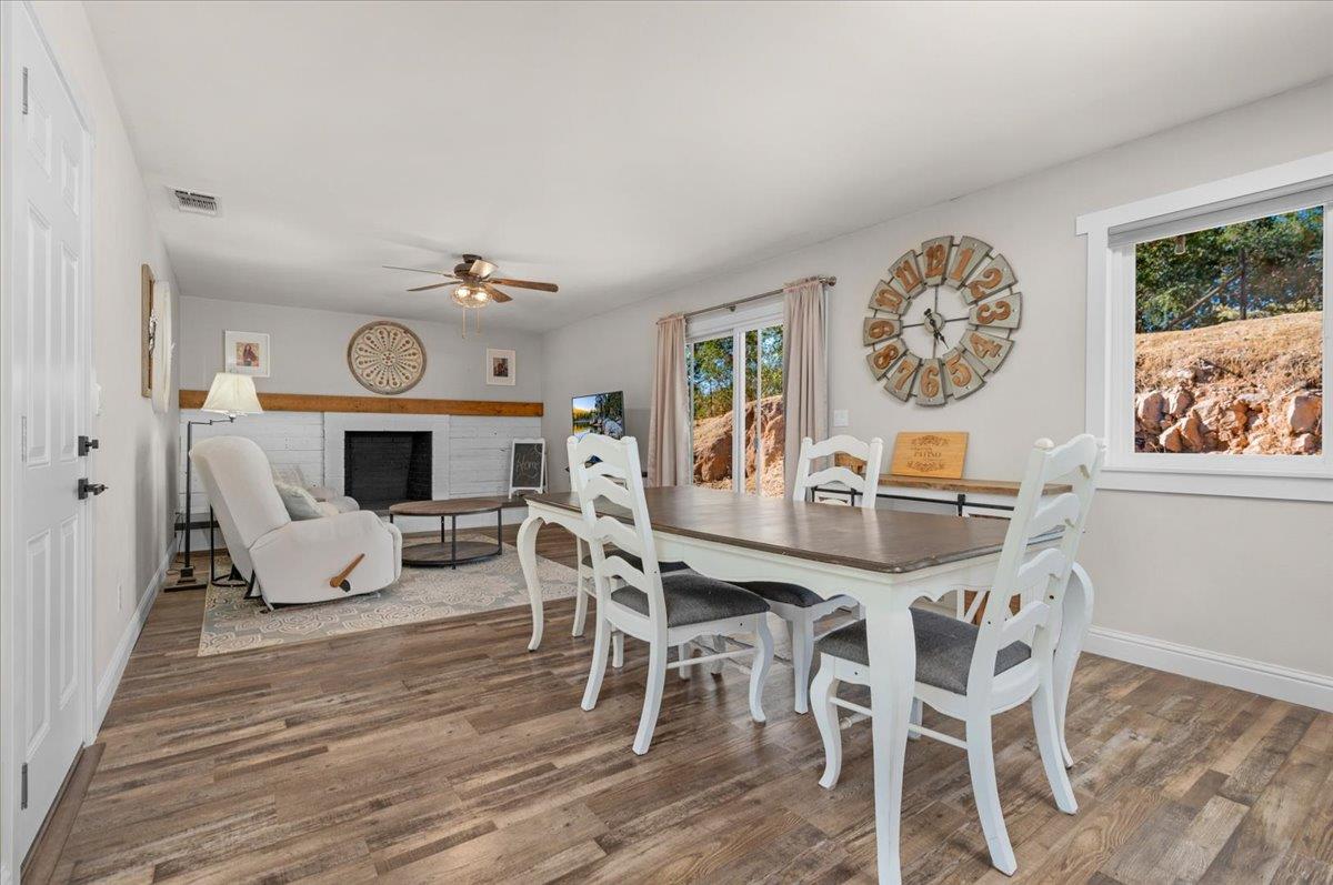 27762 Twin Ponds Rd, Clovis, CA 93619