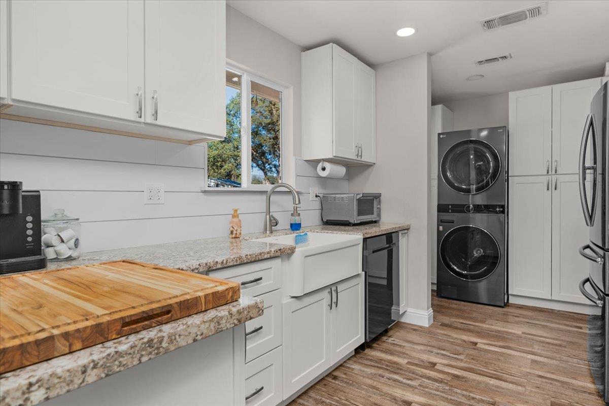 27762 Twin Ponds Rd, Clovis, CA 93619