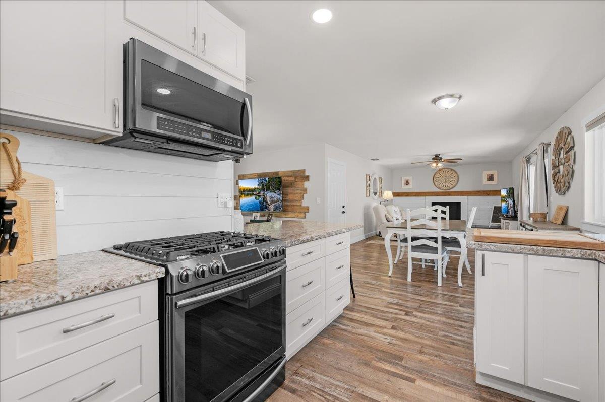 27762 Twin Ponds Rd, Clovis, CA 93619