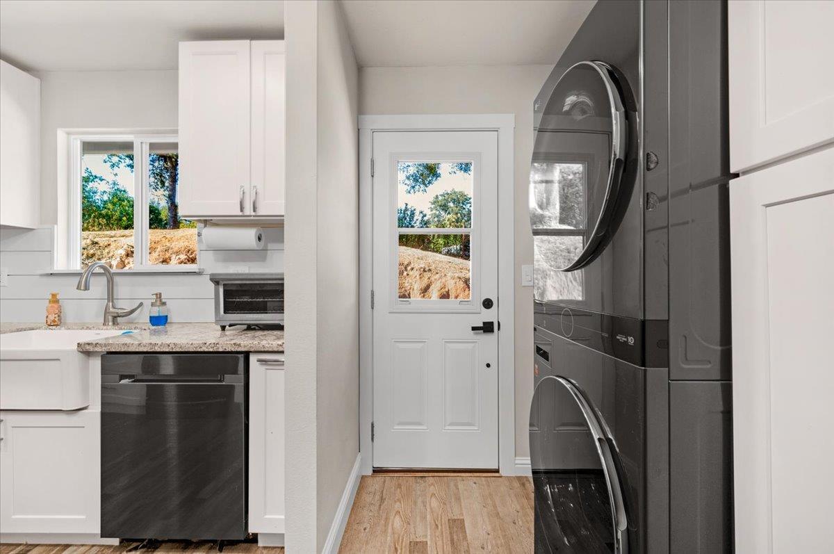 27762 Twin Ponds Rd, Clovis, CA 93619