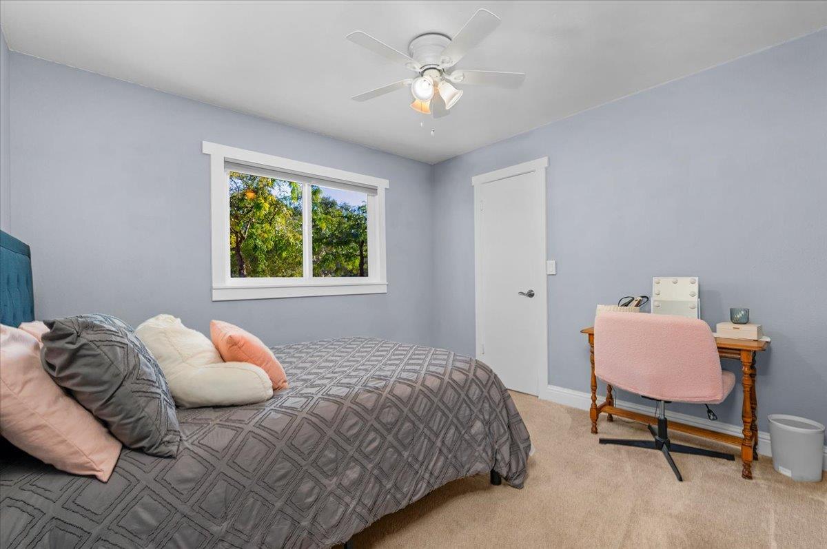 27762 Twin Ponds Rd, Clovis, CA 93619