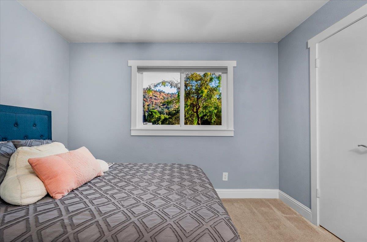 27762 Twin Ponds Rd, Clovis, CA 93619