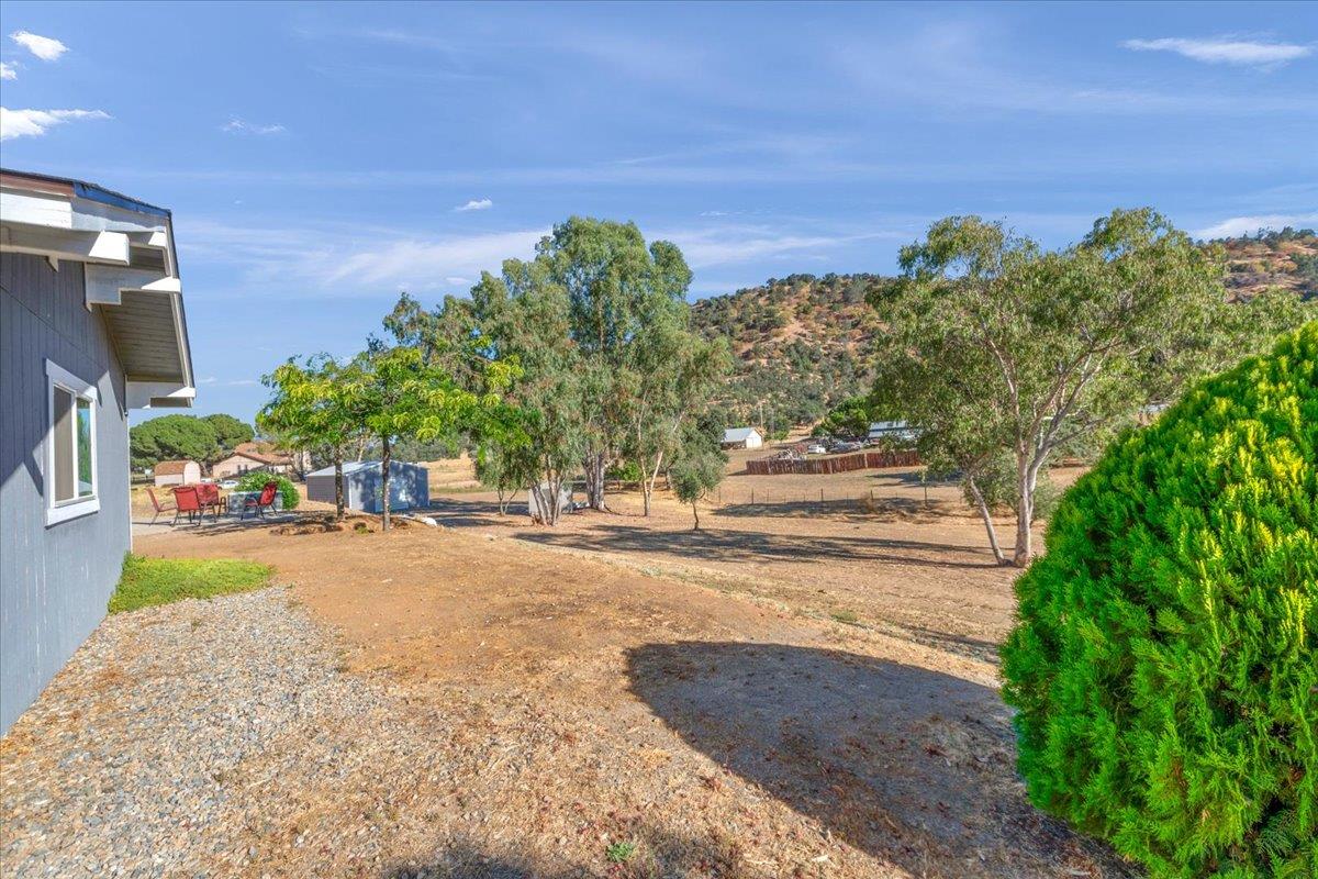 27762 Twin Ponds Rd, Clovis, CA 93619