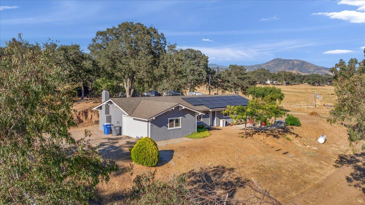 27762 Twin Ponds Rd, Clovis, CA 93619