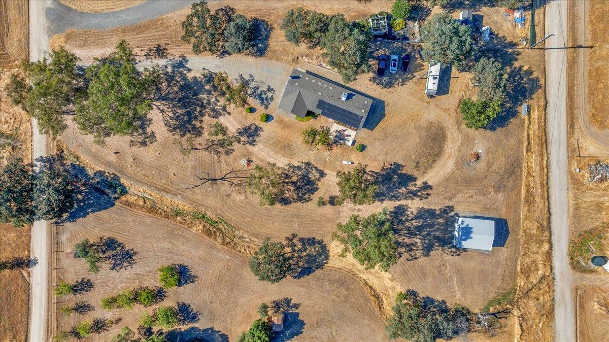 27762 Twin Ponds Rd, Clovis, CA 93619