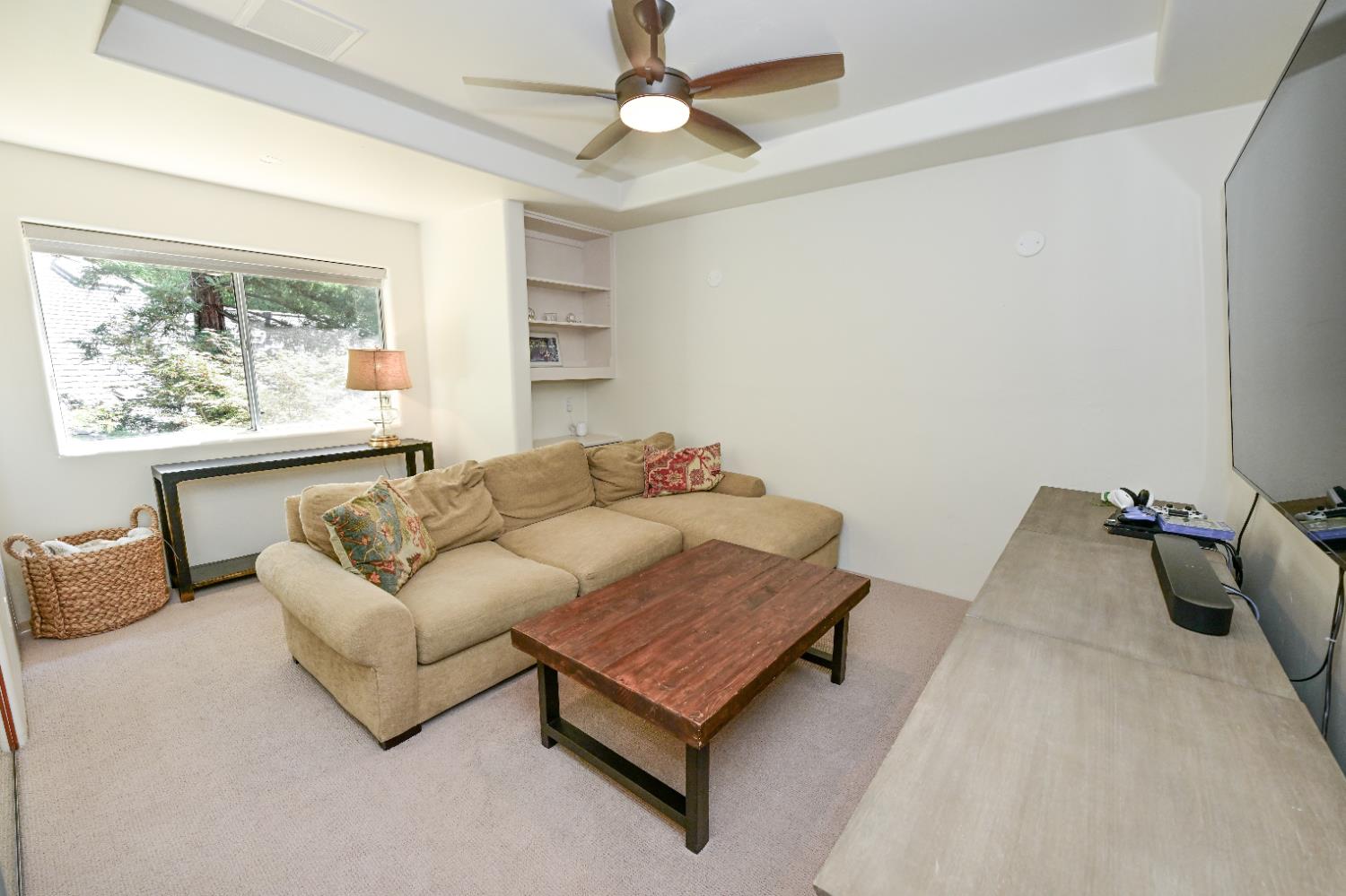 6670 N Sequoia Ave, Fresno, CA 93711