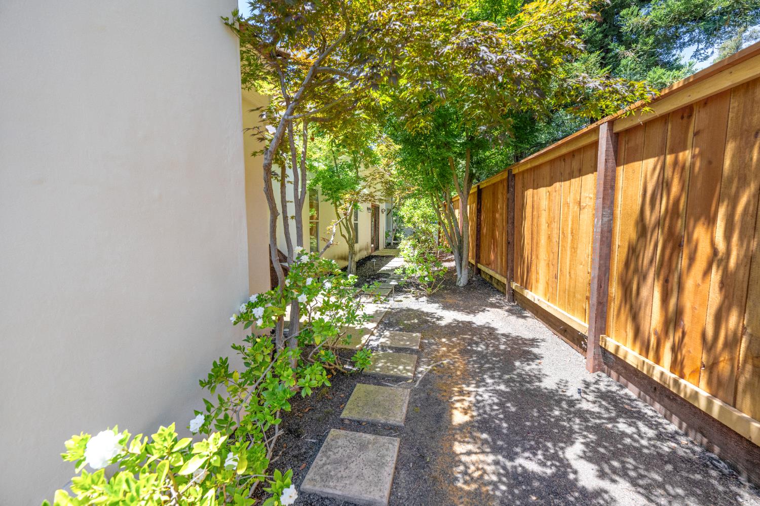 6670 N Sequoia Ave, Fresno, CA 93711