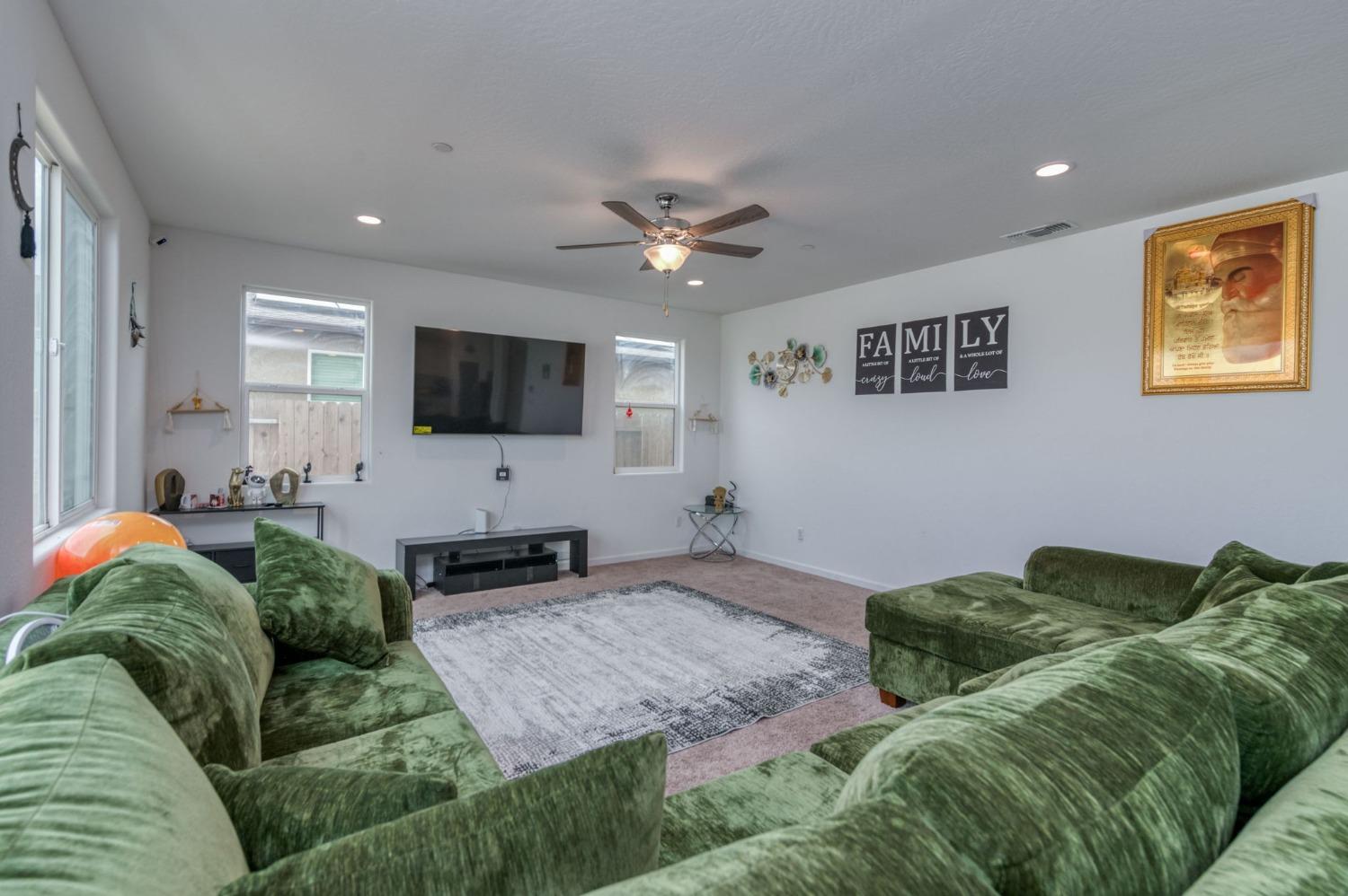 14288 W El Mar Ave, Kerman, CA 93630