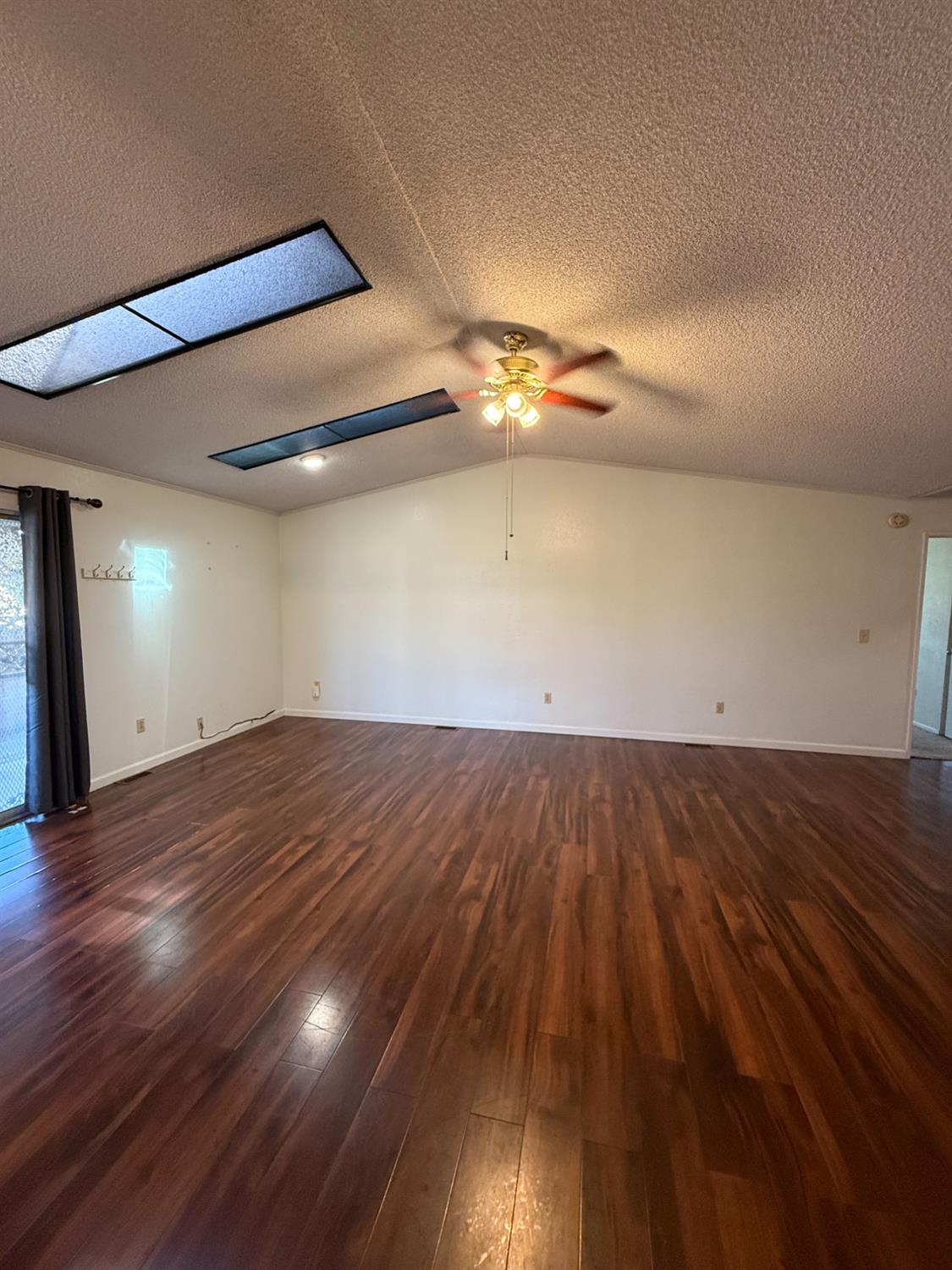 1701 Dinuba Ave #216, Selma, CA 93662