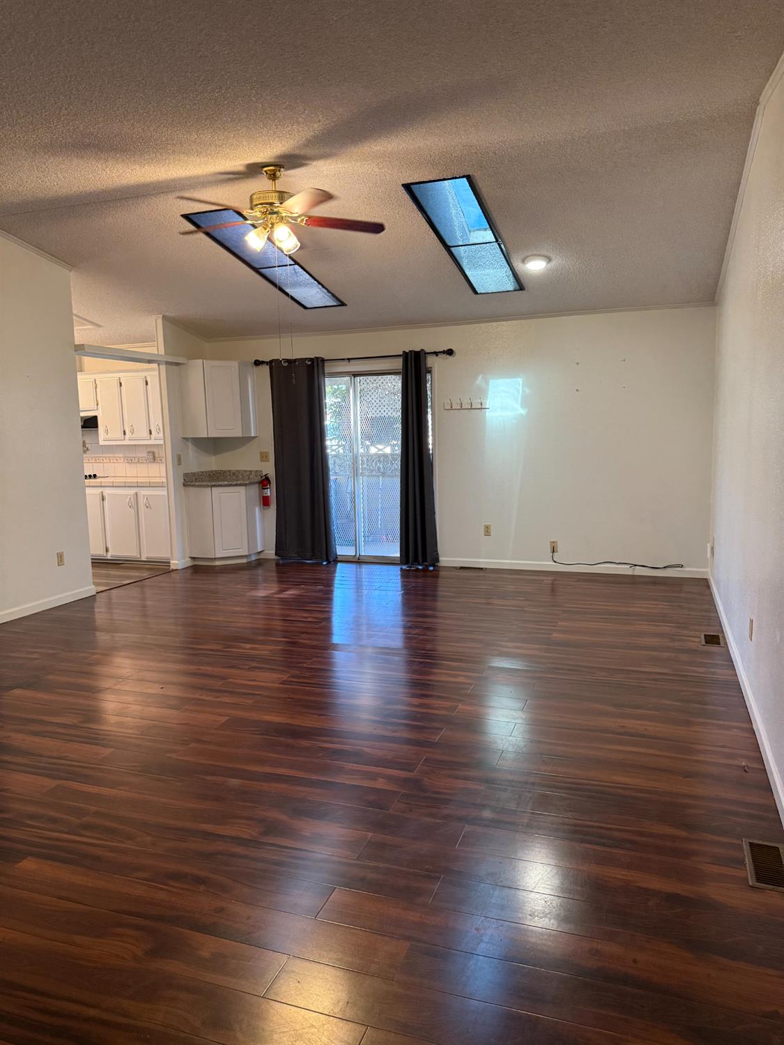 1701 Dinuba Ave #216, Selma, CA 93662