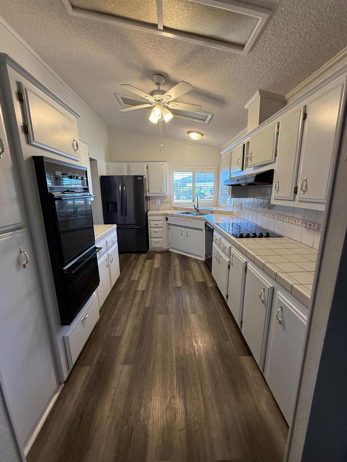 1701 Dinuba Ave #216, Selma, CA 93662