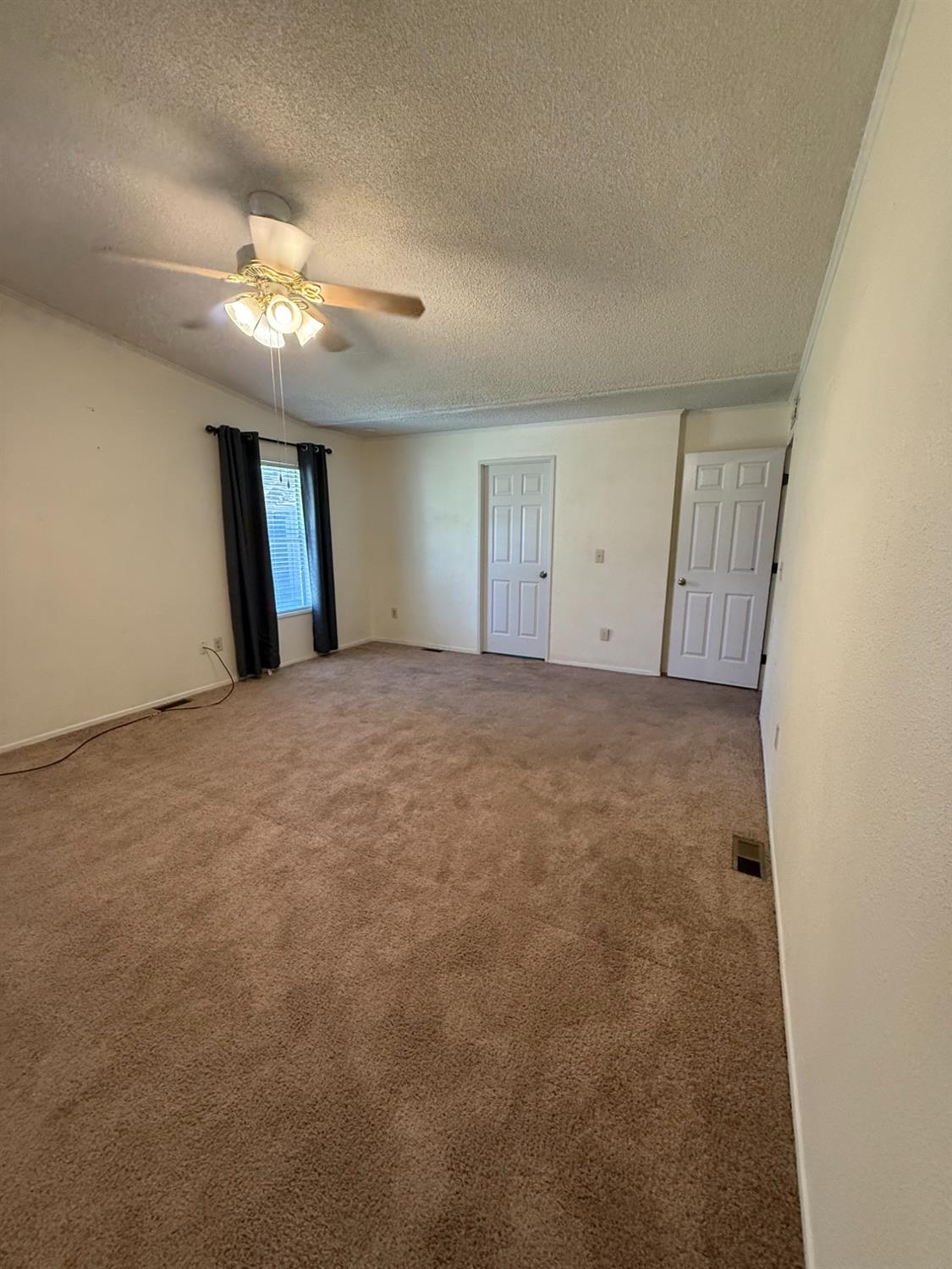 1701 Dinuba Ave #216, Selma, CA 93662