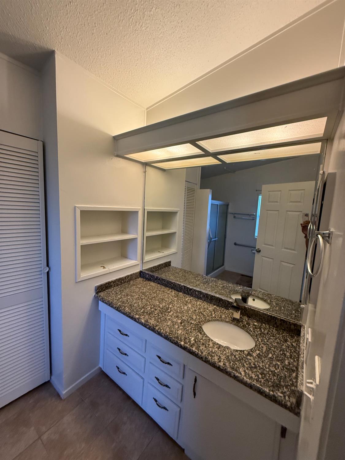 1701 Dinuba Ave #216, Selma, CA 93662