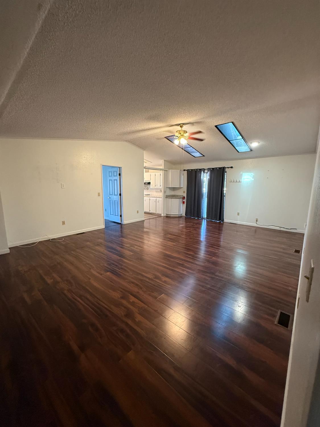 1701 Dinuba Ave #216, Selma, CA 93662