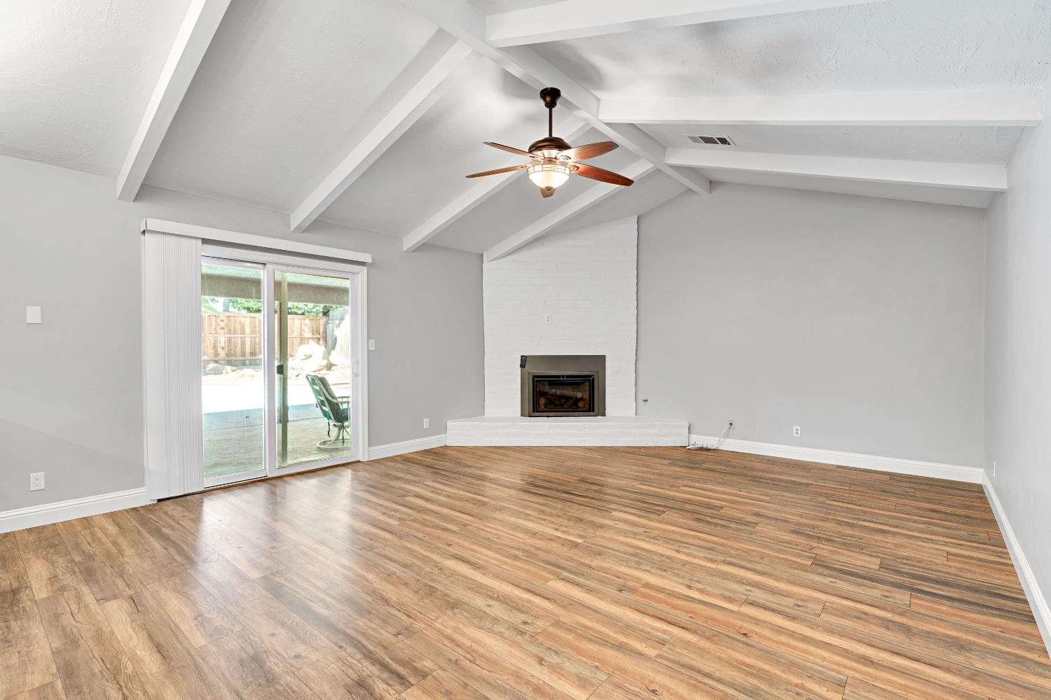 6597 N Haslam Ave, Fresno, CA 93711