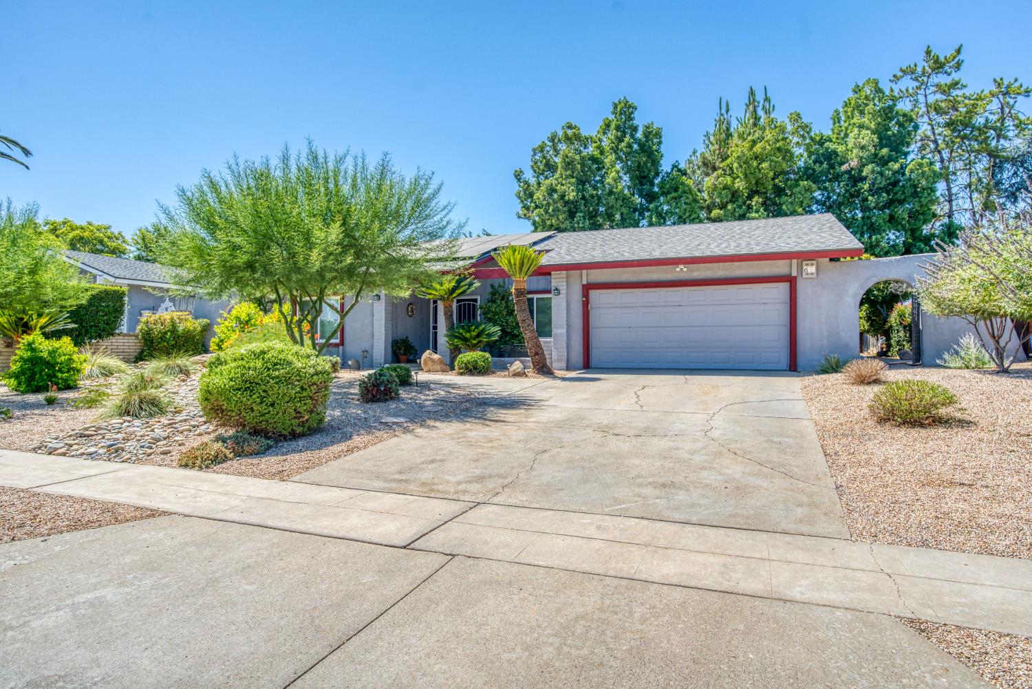 6597 N Haslam Ave, Fresno, CA 93711