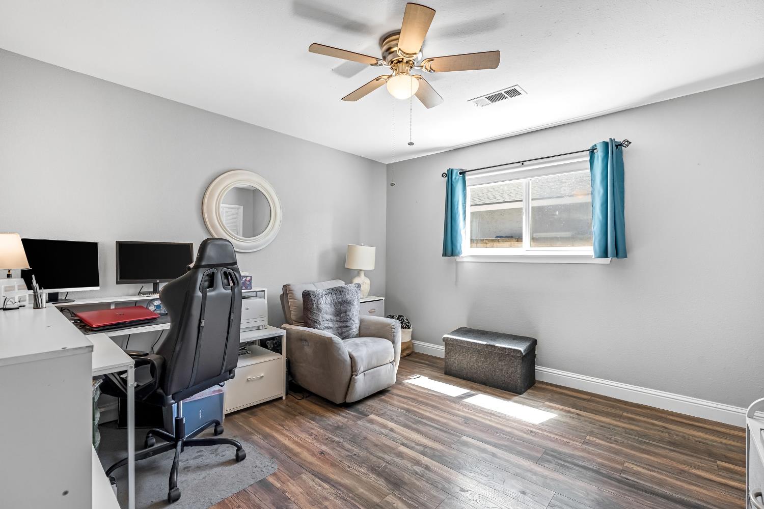 6597 N Haslam Ave, Fresno, CA 93711