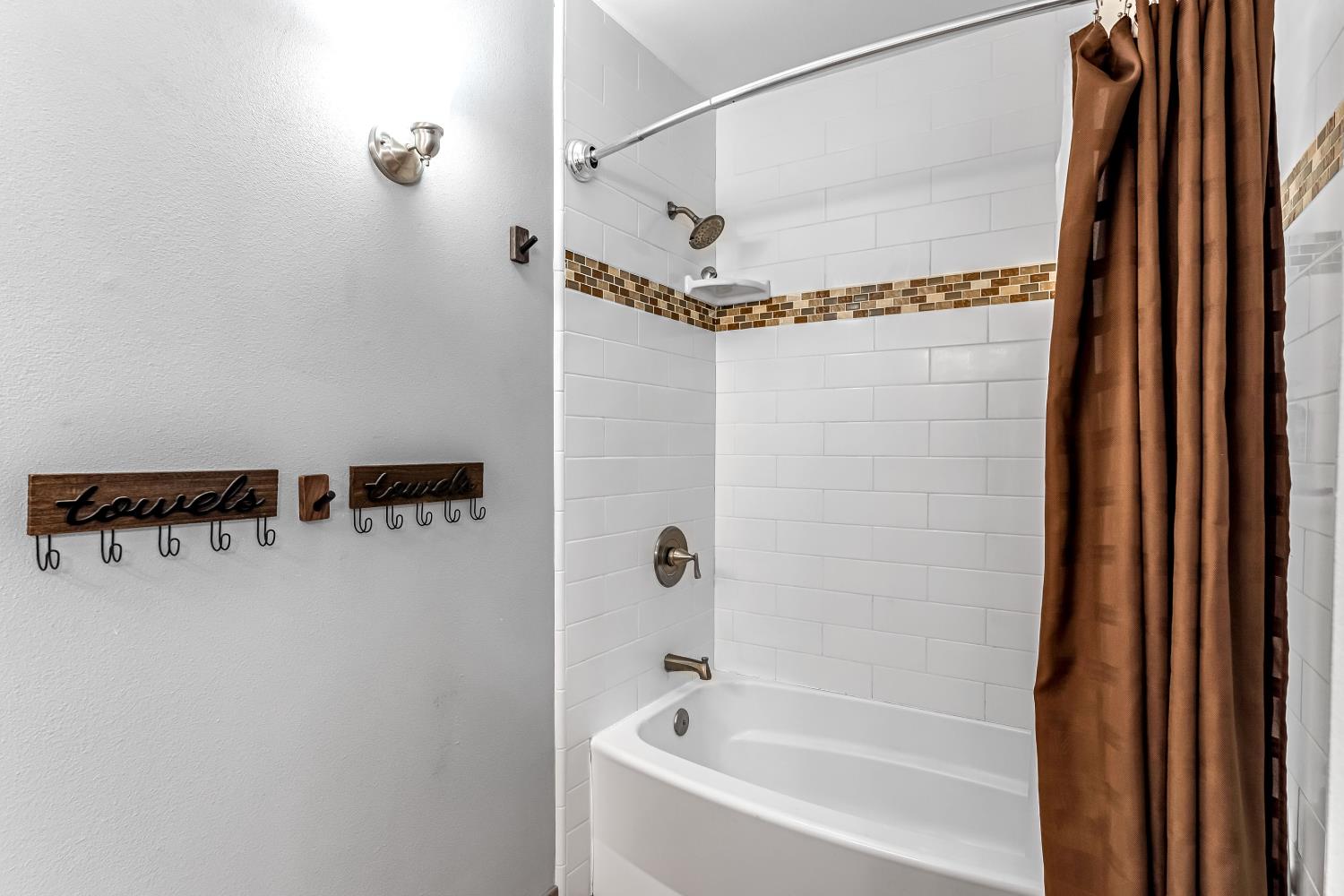 6597 N Haslam Ave, Fresno, CA 93711